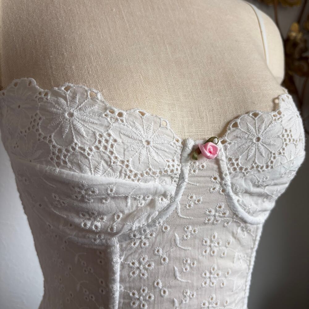 NWT Eyelet Corset Top - Picture 2 of 4